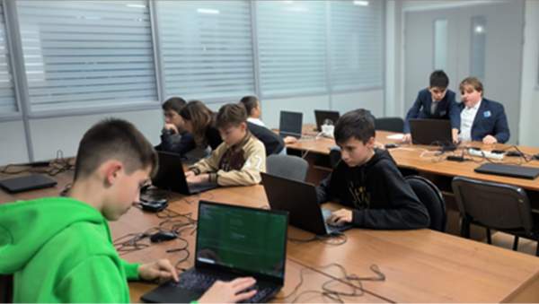   Республиканский олимпиадный центр совместно с Детским центром БпЛА – КАИ проводит обучение татарстанских школьников