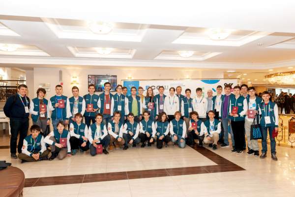 Школьники Татарстана заняли второе общекомандное место по количеству победителей и призеров в заключительном этапе Всероссийской олимпиады школьников по информатике.