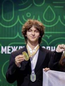 🏆 Школьник из Татарстана занял серебро на международной олимпиаде по экологии!